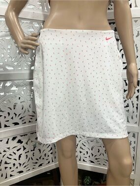 NWT Nike White Skirt with Shorts Pink Micro-Print